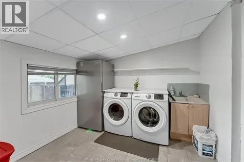 1431 Langlois Windsor ON N8X 4L9