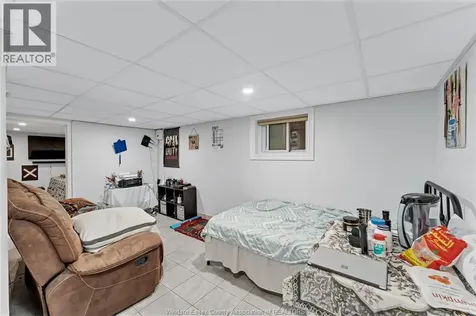 1431 Langlois Windsor ON N8X 4L9