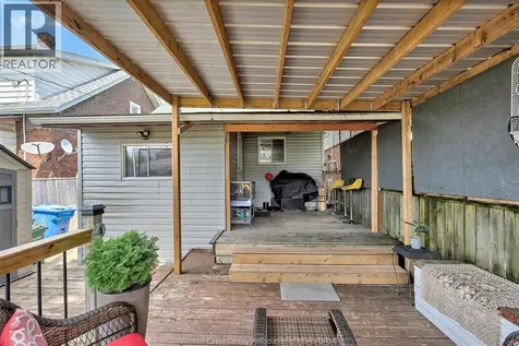 1431 Langlois Windsor ON N8X 4L9