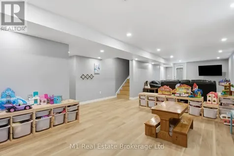 140 Harpin Way East Centre Wellington (fergus) ON N1M 0G9