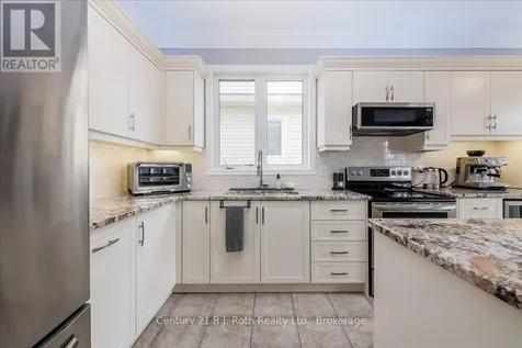 40 Grand Poplar Lane Wasaga Beach ON L9Z 0E2