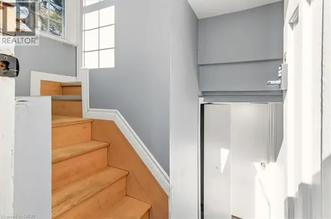 29 Wexford Avenue North Hamilton ON L8H 4M2