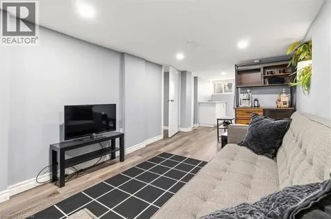 29 Wexford Avenue North Hamilton ON L8H 4M2