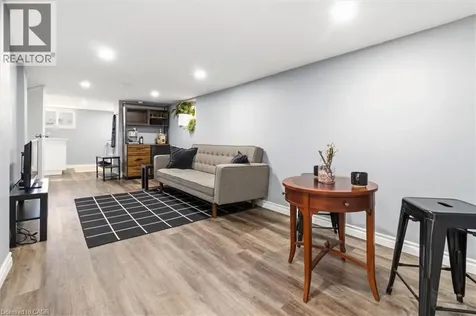 29 Wexford Avenue North Hamilton ON L8H 4M2