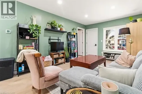 29 Wexford Avenue North Hamilton ON L8H 4M2