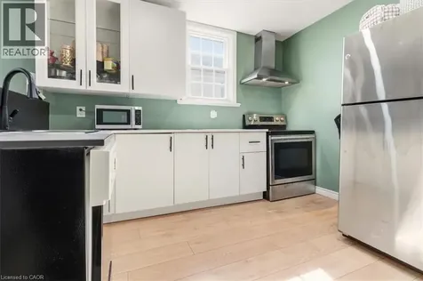 29 Wexford Avenue North Hamilton ON L8H 4M2