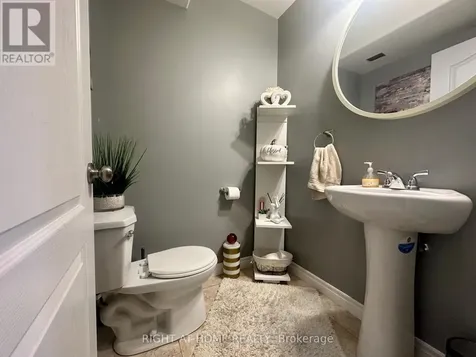 42 St Paul Avenue Brantford ON N3T 4E6