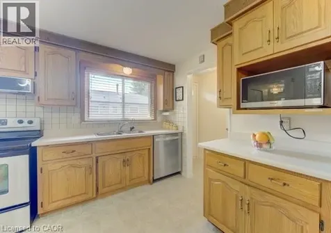 141 Hazelglen Drive Kitchener ON N2M 2E6