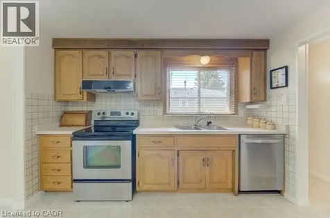 141 Hazelglen Drive Kitchener ON N2M 2E6