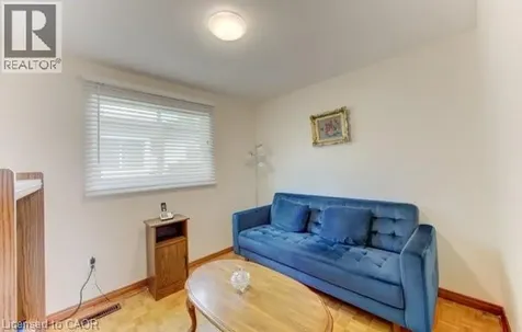 141 Hazelglen Drive Kitchener ON N2M 2E6