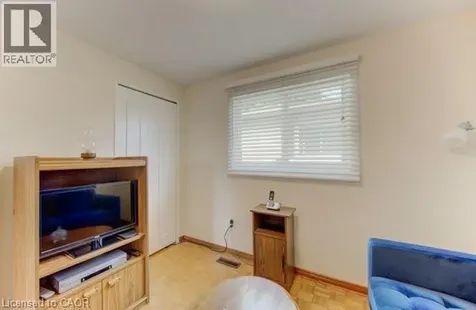 141 Hazelglen Drive Kitchener ON N2M 2E6