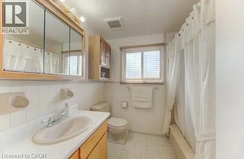 141 Hazelglen Drive Kitchener ON N2M 2E6