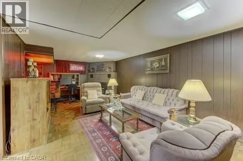 141 Hazelglen Drive Kitchener ON N2M 2E6