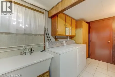 141 Hazelglen Drive Kitchener ON N2M 2E6