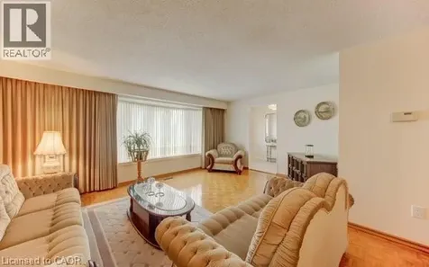 141 Hazelglen Drive Kitchener ON N2M 2E6