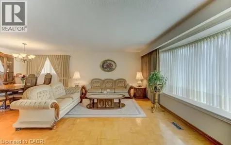 141 Hazelglen Drive Kitchener ON N2M 2E6