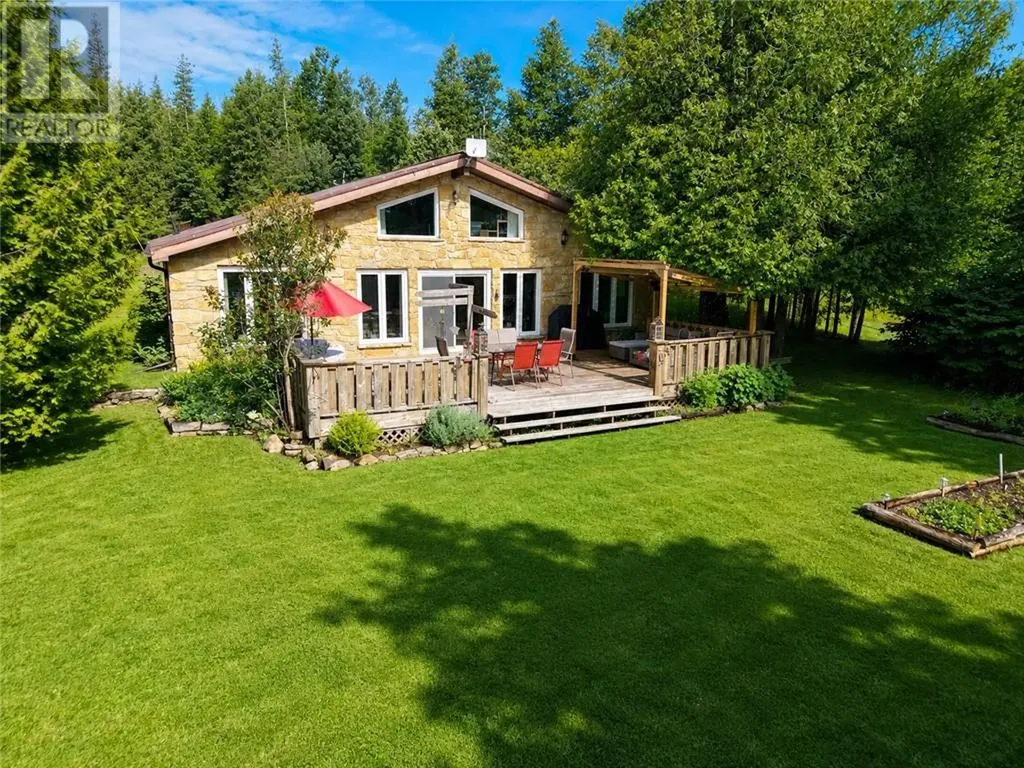 56 Fourth Manitowaning ON P0P 1N0