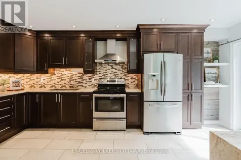 77 Whalings Circle Ottawa ON K2S 1S4