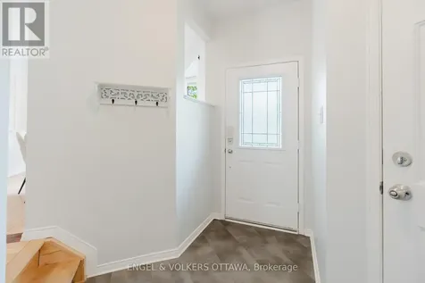 77 Whalings Circle Ottawa ON K2S 1S4