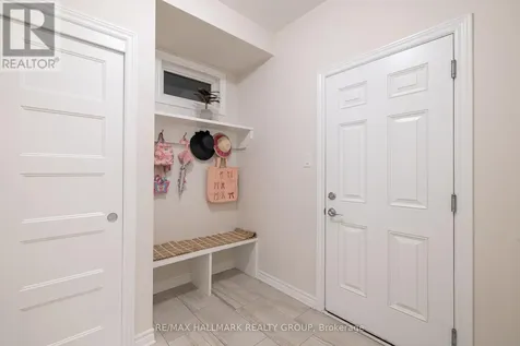 57 Zaatiik Grove Ottawa ON K1X 0E5