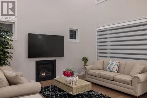57 Zaatiik Grove Ottawa ON K1X 0E5