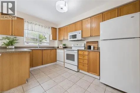 1147 Leewood Drive Oakville ON L6M 3B7