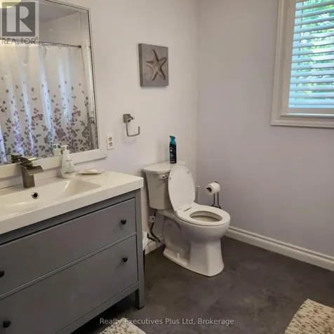 21 Ivy Lane Tiny ON L0L 2J0