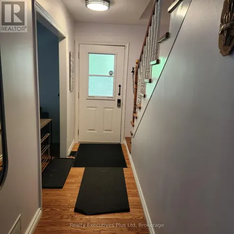 21 Ivy Lane Tiny ON L0L 2J0