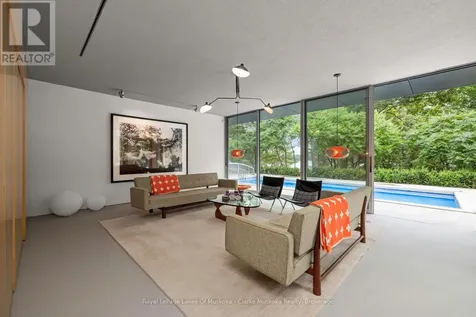 1114 Road 3200 Gravenhurst (muskoka (s)) ON P1P 1R2