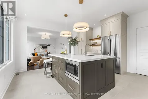 125 Roy Harper Avenue Aurora ON L4G 0V6