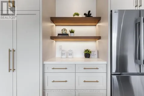 125 Roy Harper Avenue Aurora ON L4G 0V6