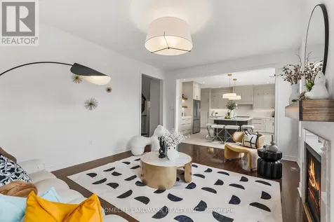 125 Roy Harper Avenue Aurora ON L4G 0V6