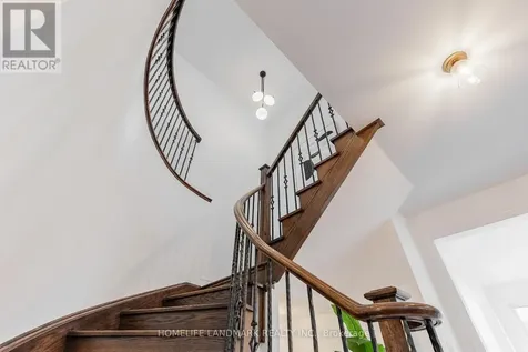 125 Roy Harper Avenue Aurora ON L4G 0V6
