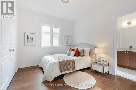 125 Roy Harper Avenue Aurora ON L4G 0V6
