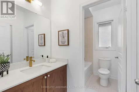 125 Roy Harper Avenue Aurora ON L4G 0V6
