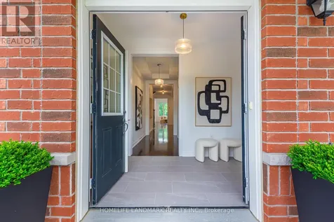 125 Roy Harper Avenue Aurora ON L4G 0V6