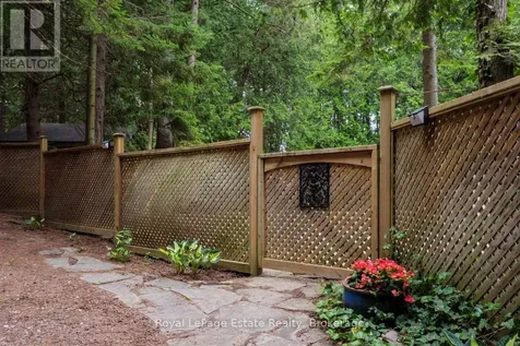 125 Third Avenue North South Bruce Peninsula ON N0H 2G0