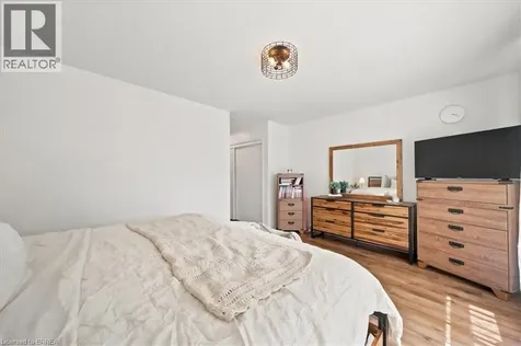 8 Mavin Street Brantford ON N3T 6N1