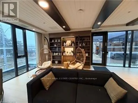 741 King Street West Kitchener ON N2G 0E9