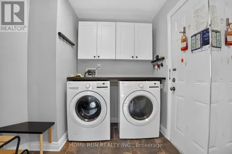 112 Kerscott Heights Way Ottawa ON K0A 1T0