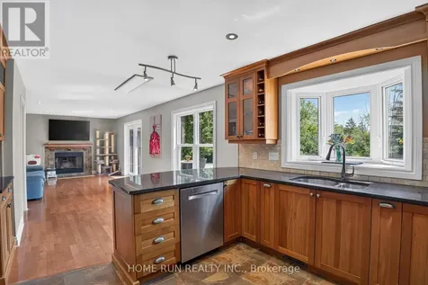 112 Kerscott Heights Way Ottawa ON K0A 1T0