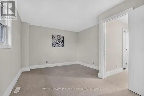 136 Bentbrook Crescent Ottawa ON K2J 3Y3