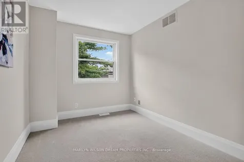 136 Bentbrook Crescent Ottawa ON K2J 3Y3