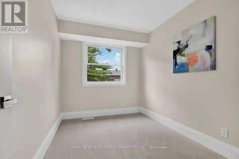136 Bentbrook Crescent Ottawa ON K2J 3Y3