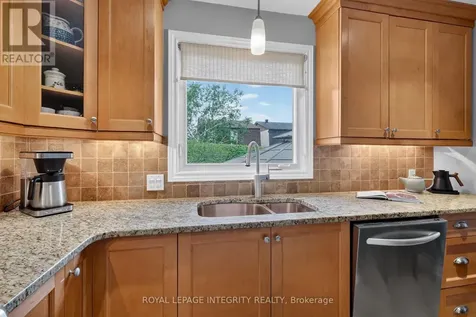 6100 Vineyard Drive Ottawa ON K1C 2K2