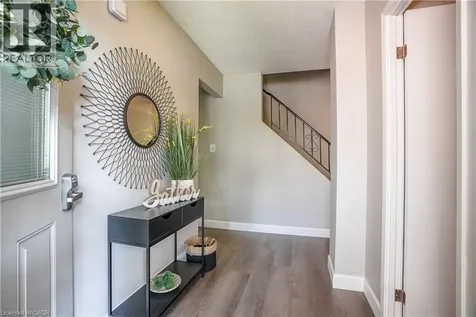 90 St. Andrews Drive Hamilton ON L8K 6H4