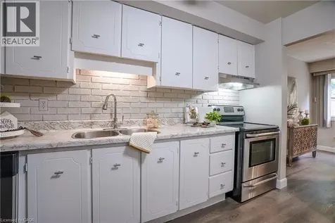 90 St. Andrews Drive Hamilton ON L8K 6H4