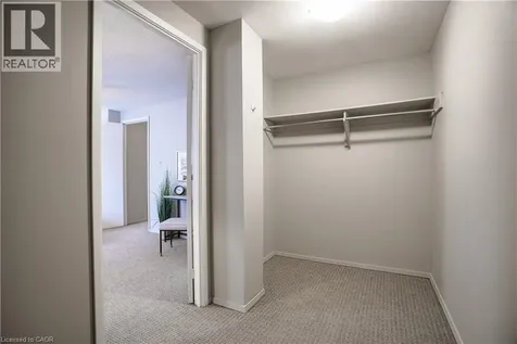 90 St. Andrews Drive Hamilton ON L8K 6H4