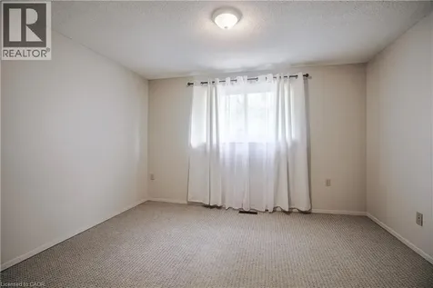 90 St. Andrews Drive Hamilton ON L8K 6H4