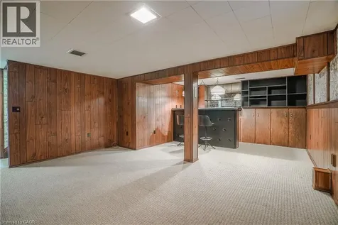 90 St. Andrews Drive Hamilton ON L8K 6H4